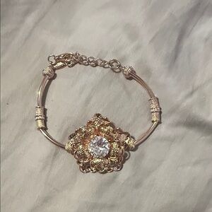 Elegant Gold Bracelet with Crystal Accent